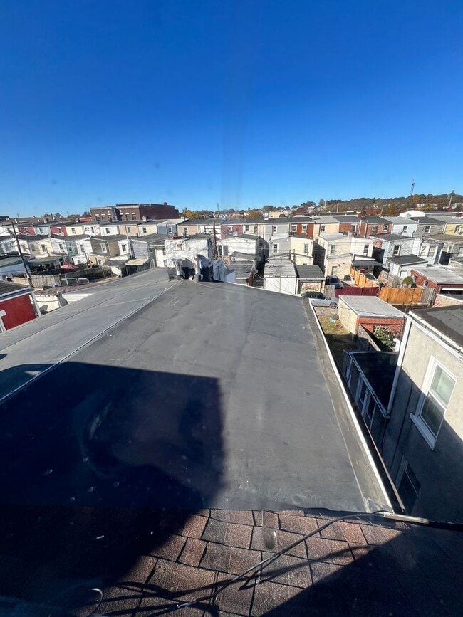 Building Photo - Fully Renovated 3 Bedroom 1 Bath Home Available