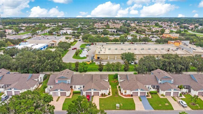 Building Photo - 112 Lakepointe Cir