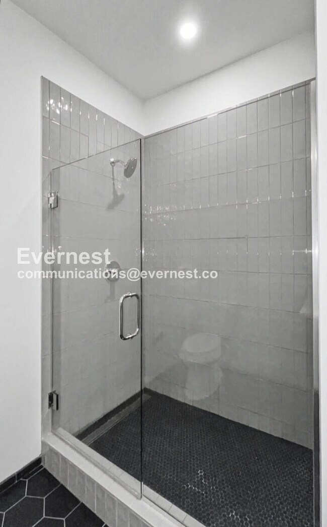 Building Photo - 500 Merritt Ave