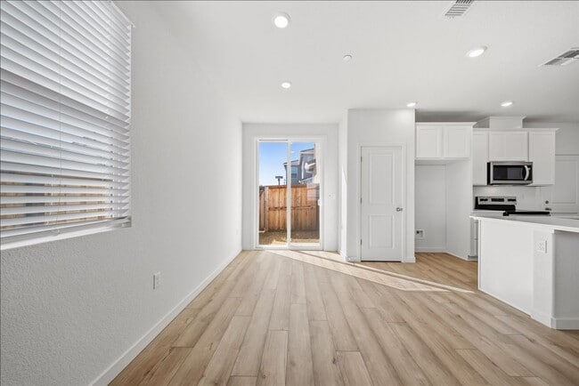 Building Photo - 2416 Interstellar Ln