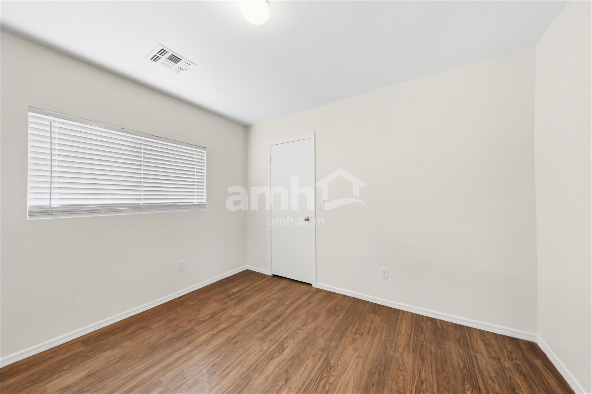 Building Photo - 11514 W Bloomfield Rd