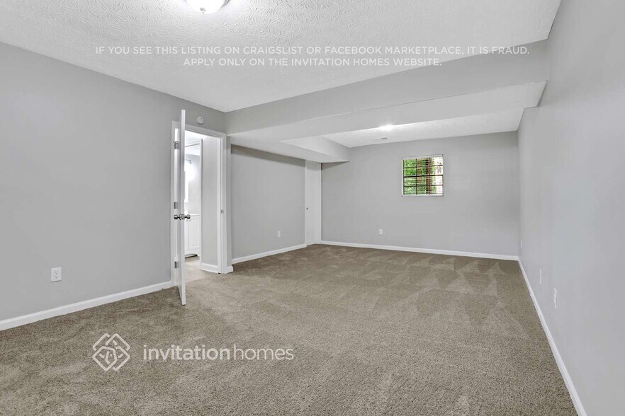 Building Photo - 5544 Petite Point