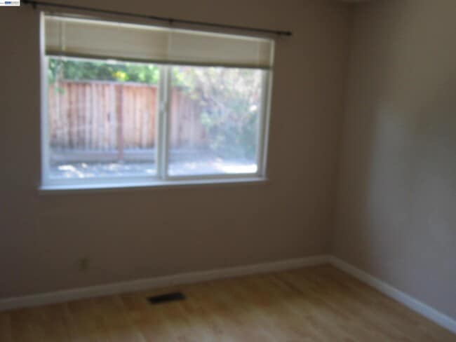 Building Photo - 32215 Glenbrook St
