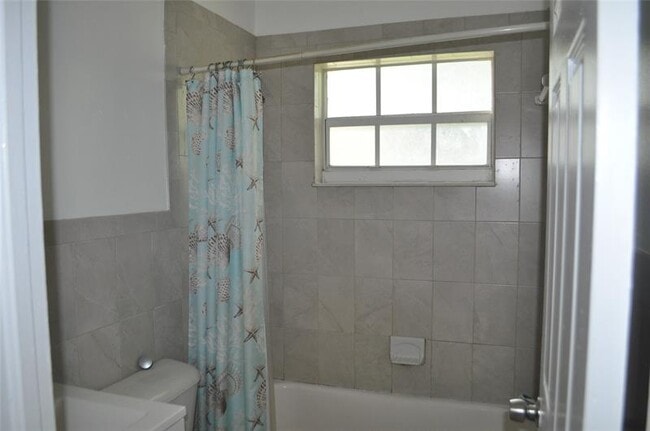 Building Photo - 6425 SW 25th St