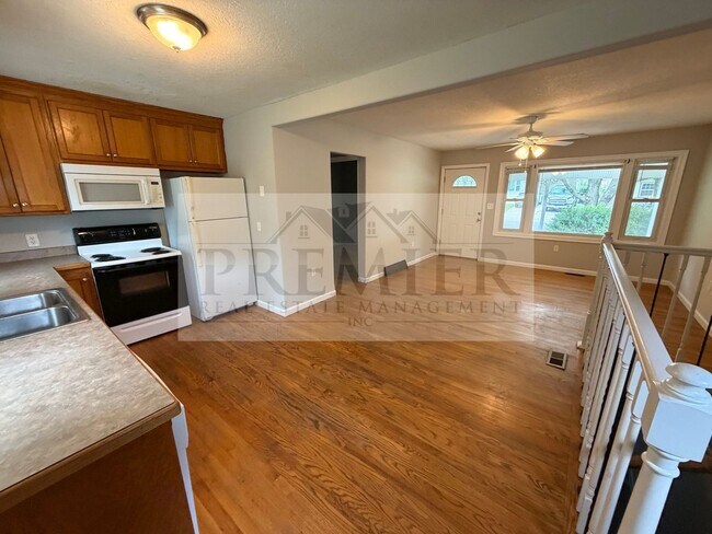 Building Photo - 504 N Westwood Dr