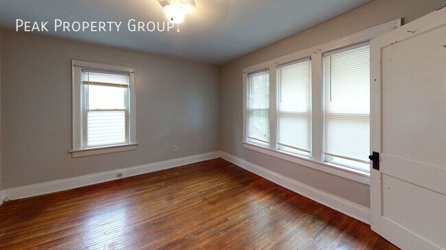 Building Photo - 383 E 13th Ave