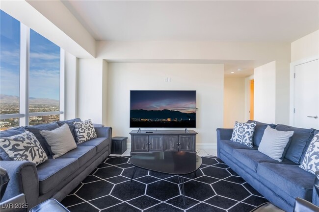 Building Photo - 2700 S Las Vegas Blvd