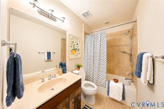 Building Photo - 5421 Hickory Ann Dr