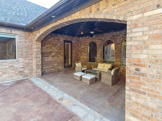 Building Photo - 6587 Westminster