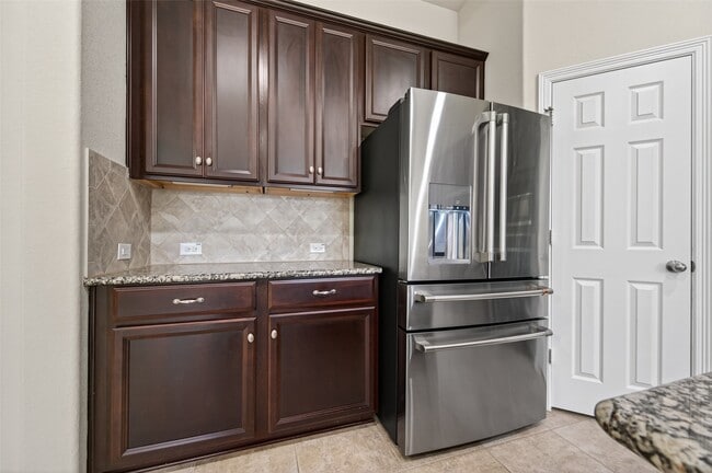 Building Photo - 613 West Fork