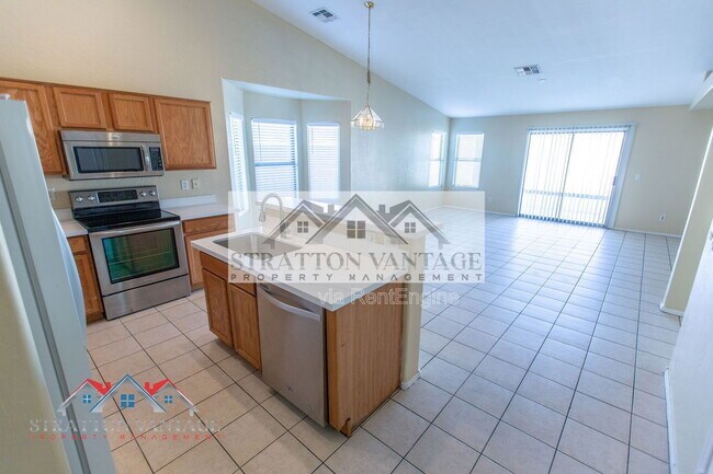 Building Photo - 11754 W Belmont Dr