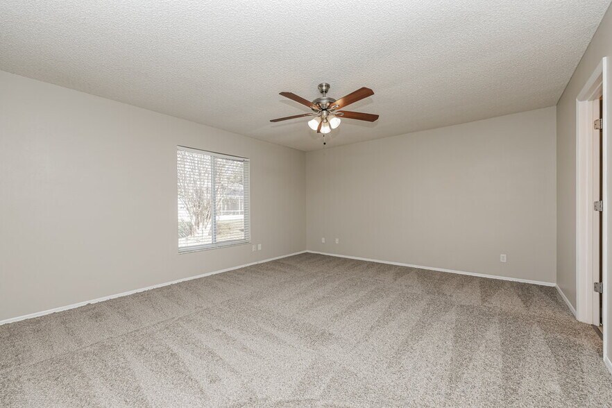 Building Photo - 2877 48th Way E