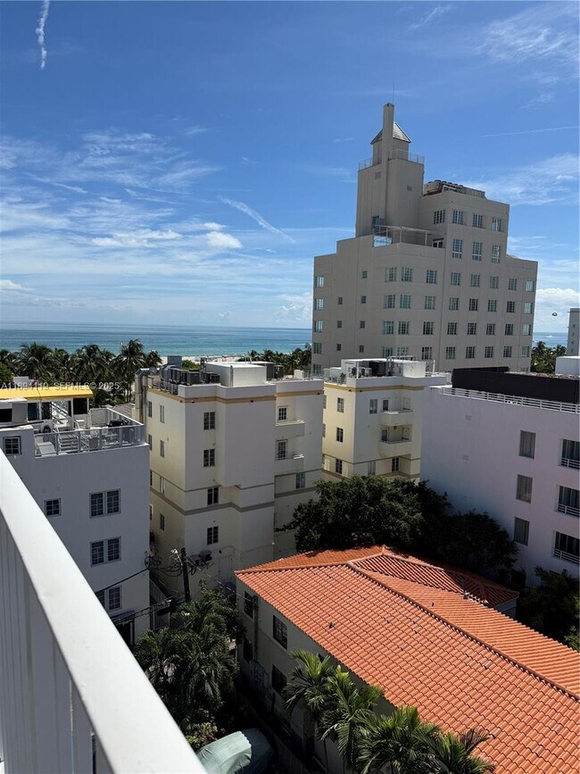 Building Photo - 1255 Collins Ave