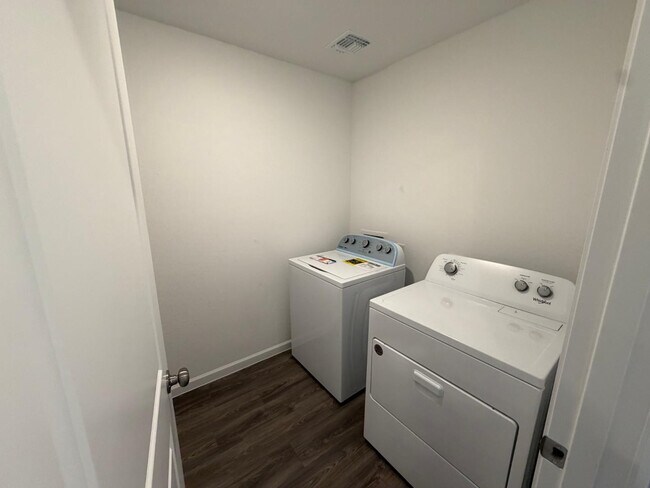 Building Photo - 1473 Jaycie Dr