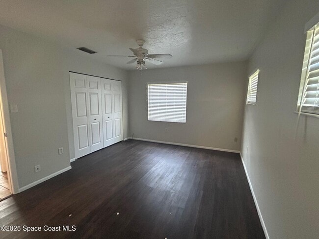 Building Photo - 5960 Eaglewalk Ave