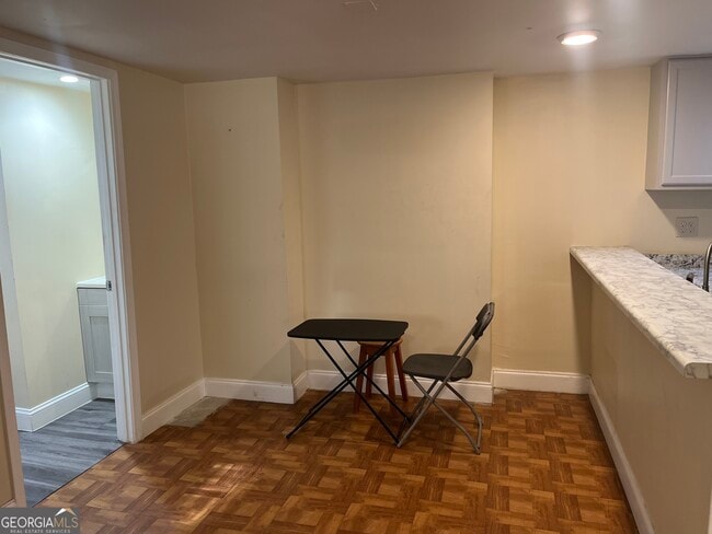 Building Photo - 416 Barbashela Dr