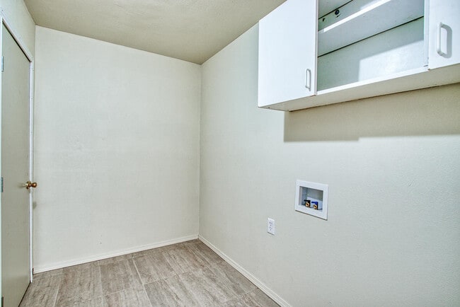 Building Photo - 10720 Mc Allen Pl