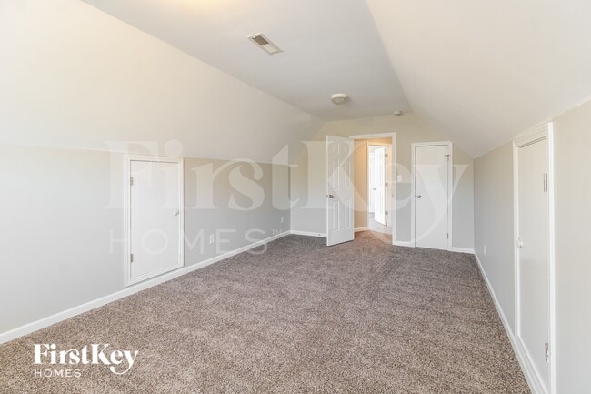 Building Photo - 156 Hazelwood Ct