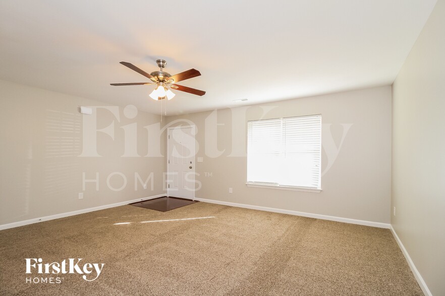Building Photo - 667 Field Crossing Ct