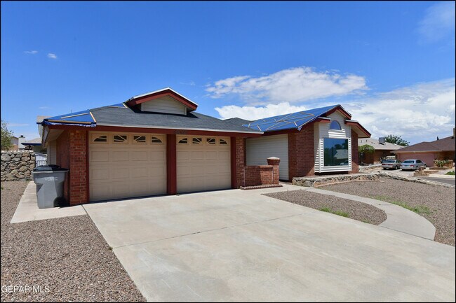 Building Photo - 4526 Monahans Dr
