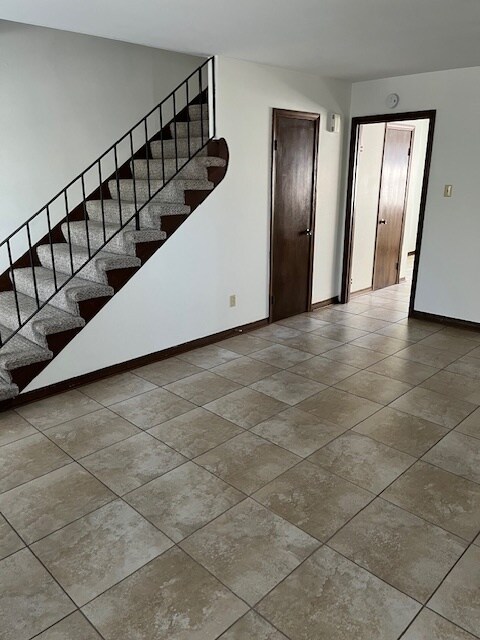 Building Photo - 1232 Park Dr