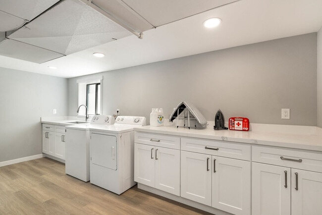 Building Photo - 4042 1st Ave NE