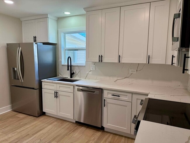 Building Photo - Beautifully Renovated 3 Bed 1 Bth Home in Webster Schools