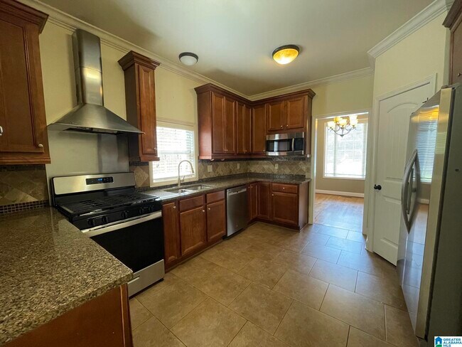 Building Photo - 208 Castlehill Dr
