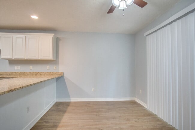 Building Photo - Modern 3BR/2BA Duplex with Granite Countertops, Stainless Appliances, Covered Patio & Private Fen...