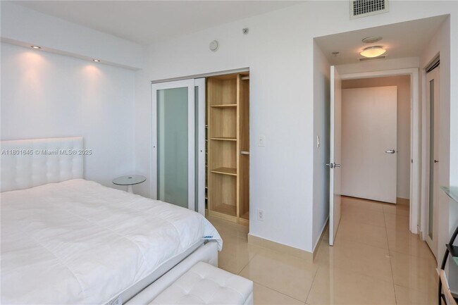 Building Photo - 335 S Biscayne Blvd