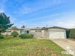 Building Photo - Charming 3B/2BA House w/ Attached Garage & Washer/Dryer in Clairemont!