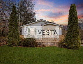 Building Photo - 4 Katra Ln