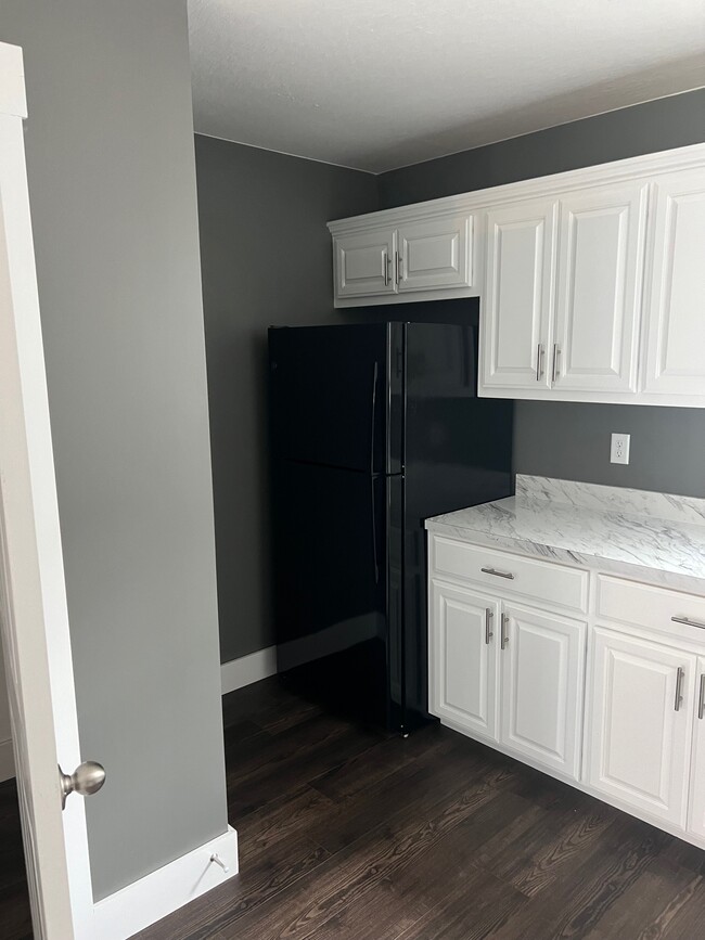 Building Photo - 305 Camptown Rd