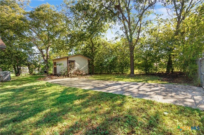 Building Photo - 1820 Gaynor Dr