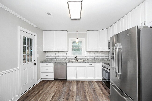 Building Photo - 604 Westwood Cir