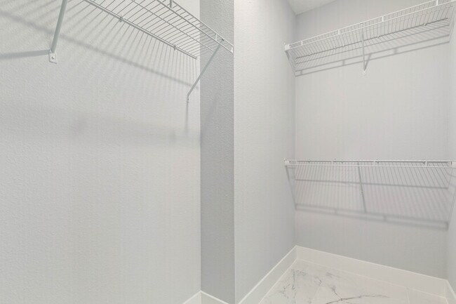 Building Photo - 4 Karl Ct