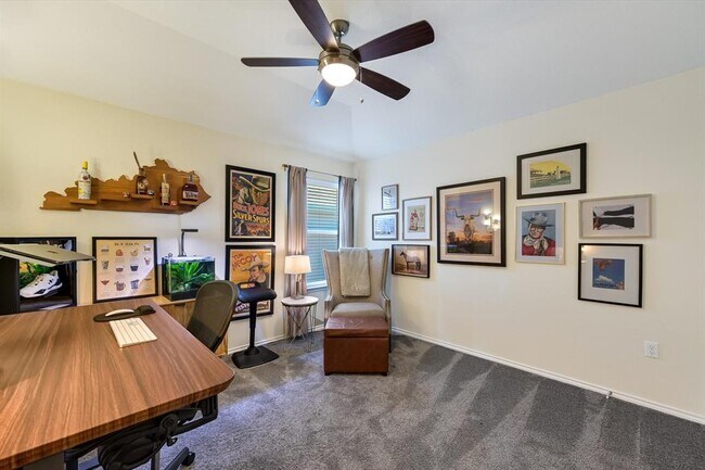 Building Photo - 9012 Golden Leaf Dr