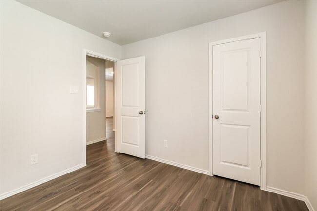 Building Photo - 2525 Grayling Dr