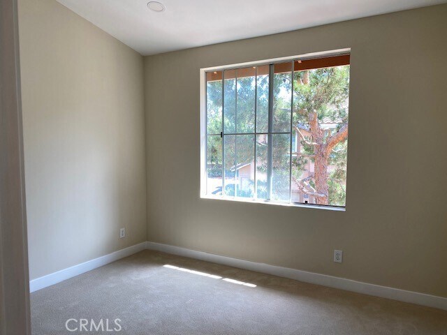 Building Photo - 2003 Ladrillo Aisle