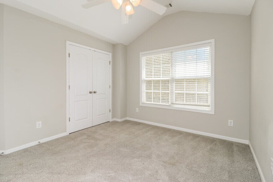 Building Photo - 6682 Silk Tree Pointe