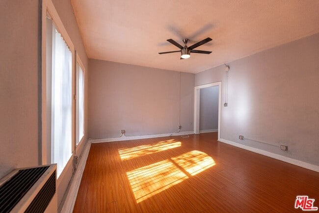 Building Photo - 661 Shatto Pl