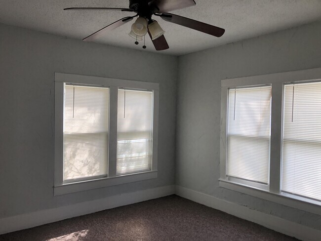 Building Photo - 1211 Monroe St