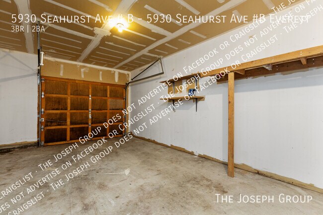 Building Photo - 5930 Seahurst Ave