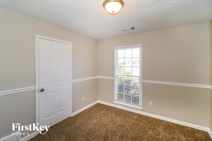 Building Photo - 3877 Altruria Rd