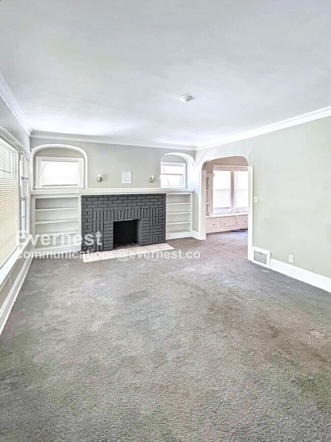 Building Photo - 931 Helmsdale Rd