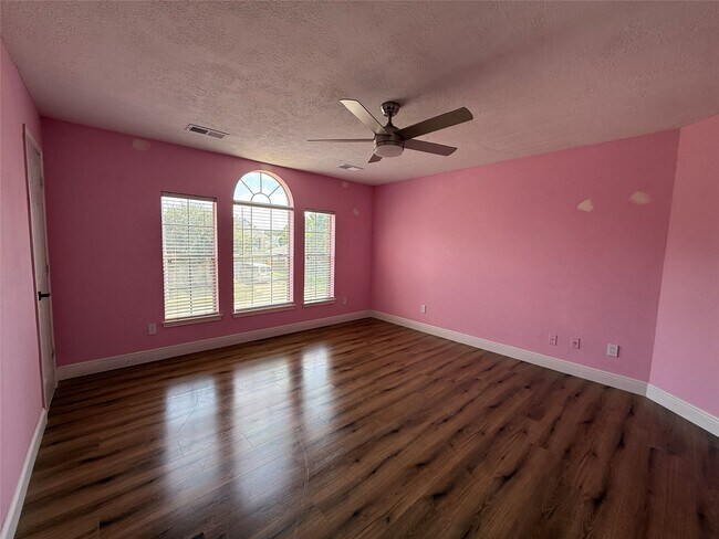 Building Photo - 17526 Coventry Oaks Dr