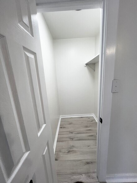 Building Photo - 928 Farmer St