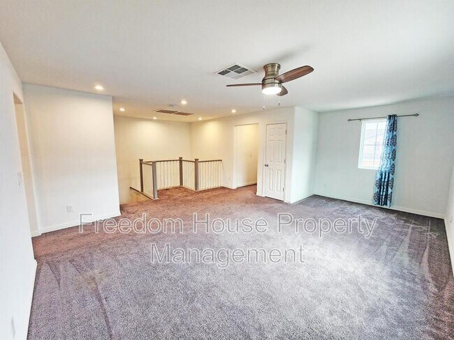 Building Photo - 3821 E Weld Ave