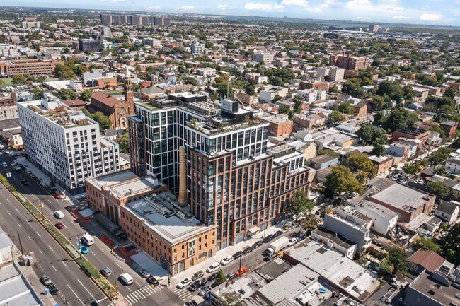 Building Photo - The Highland Apartments