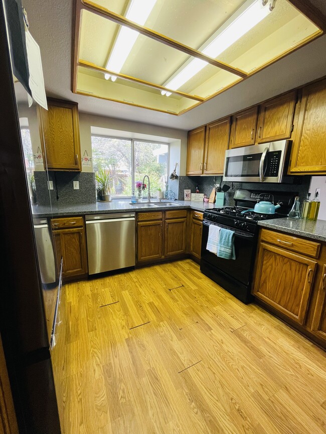 Building Photo - 29613 Via Sonroseo